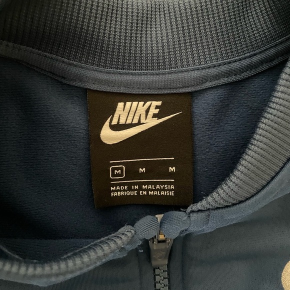 Kid’s Nike Track Jacket Size Medium, Blue - Picture 4 of 4
